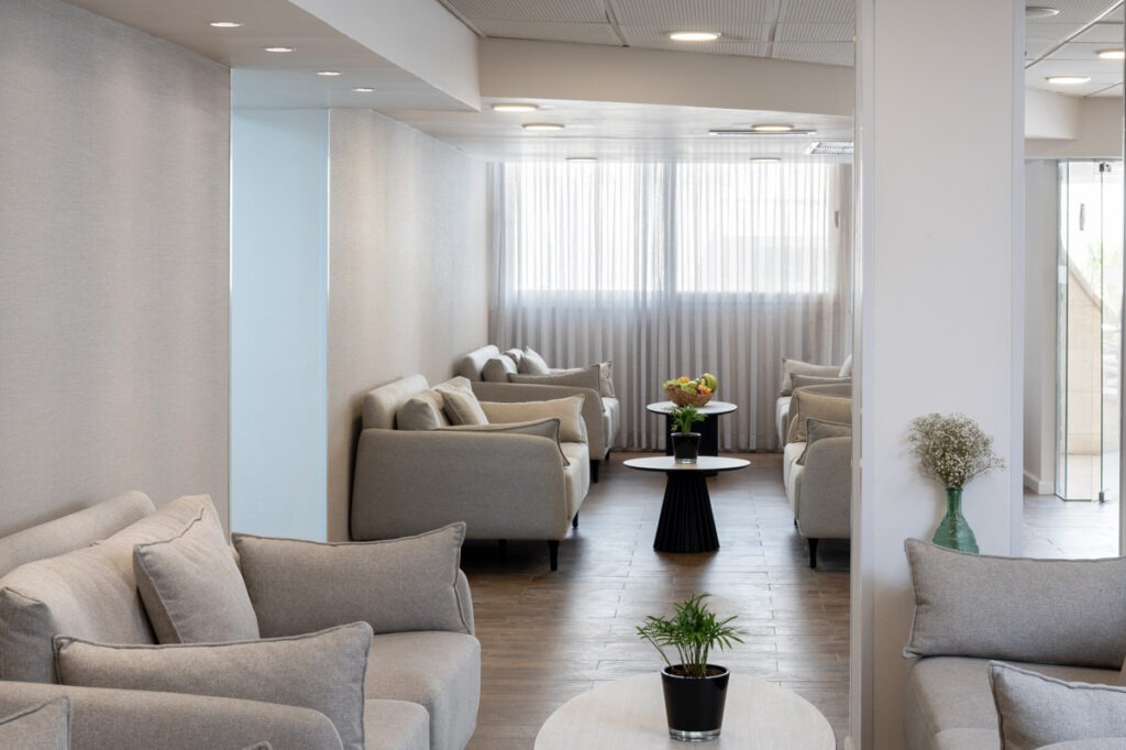Neve tamar_Lobby_02
