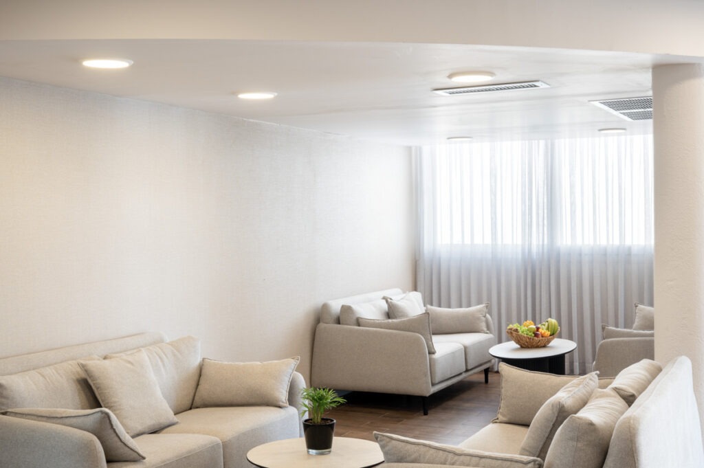 Neve tamar_Lobby_03